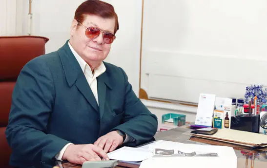 منوچهر-قارونی