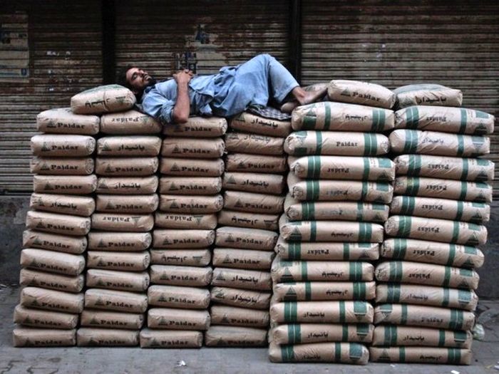 عرضه سیمان در بورس، سر دلالان را بی‌کلاه گذاشت