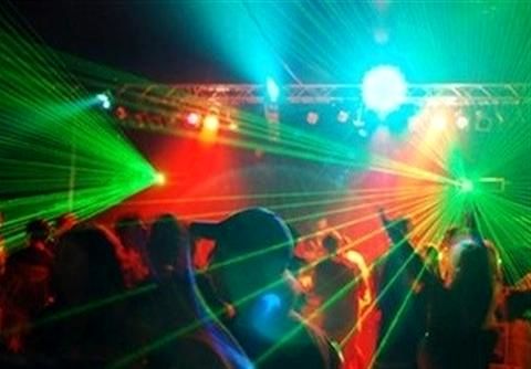 پارتی مخلتط در یک کافی شاپ دردسرساز شد