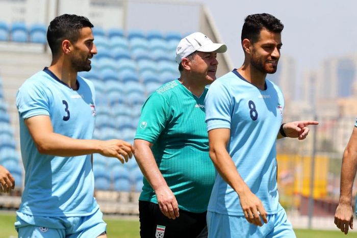سیم خاردار در راه پرسپولیس