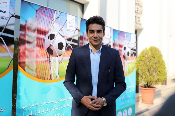 پرسپولیس اگر می‌تواند به ما ۱۵ گل بزند!