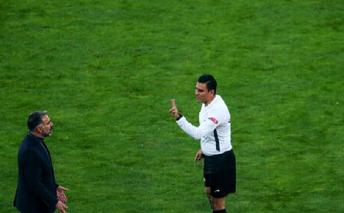 اشتباهات این داور لیگ برتری کار دستش داد!