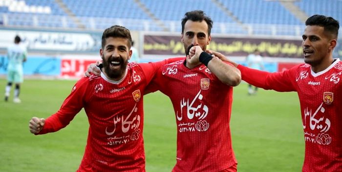 استقلال و پرسپولیس به دنبال بازیکن ۱۰ میلیاردی!