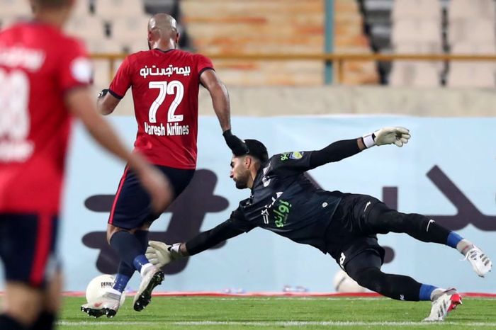 بازگشت ستاره جوان استقلال حتمی شد؟ / فرهاد در یک دوراهی سخت