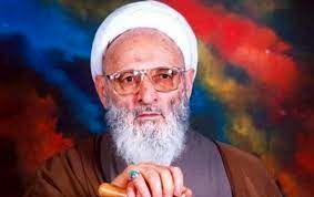 رهبر انقلاب بر پیکر علامه حسن‌زاده آملی نماز اقامه می‌کنند