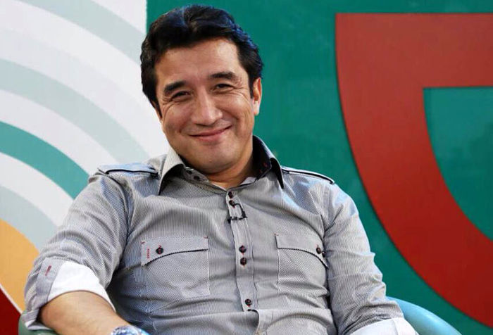 تصویر جنجالی خداداد عزیزی در کنار همسر جوانش+عکس