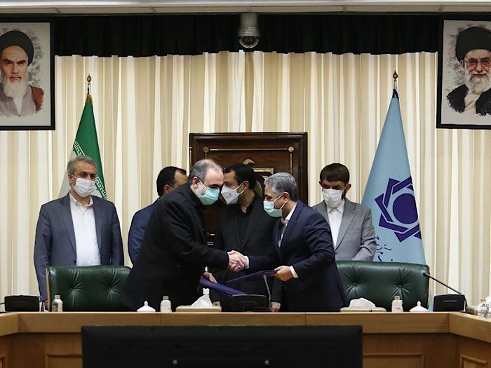 امضای تفاهمنامه استعلام صورتحساب الکترونیکی میان بانک مسکن و وزارت صمت