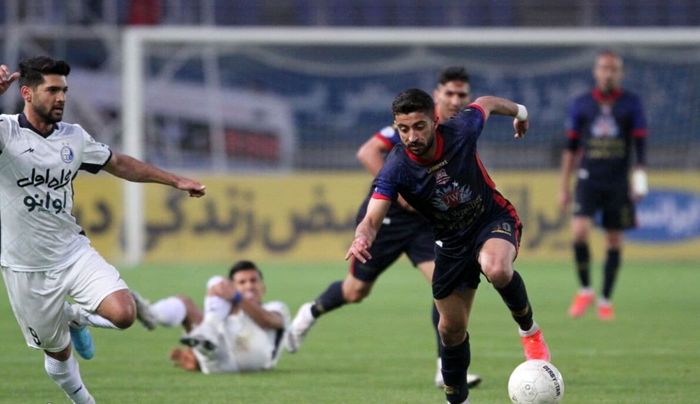 چشمک وینگر چپ پای لیگ به استقلال